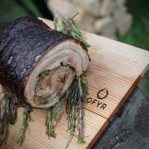 Buikspek van duroc varken met huisgemaakte pesto